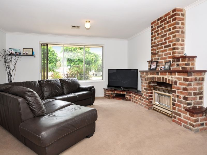 7 Charles Cr, Port Noarlunga South SA 5167