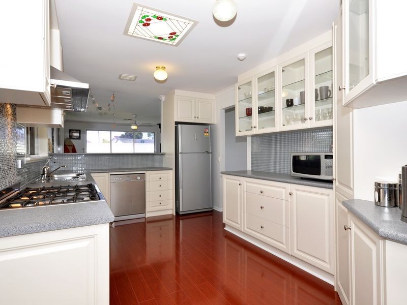 7 Charles Cr, Port Noarlunga South SA 5167