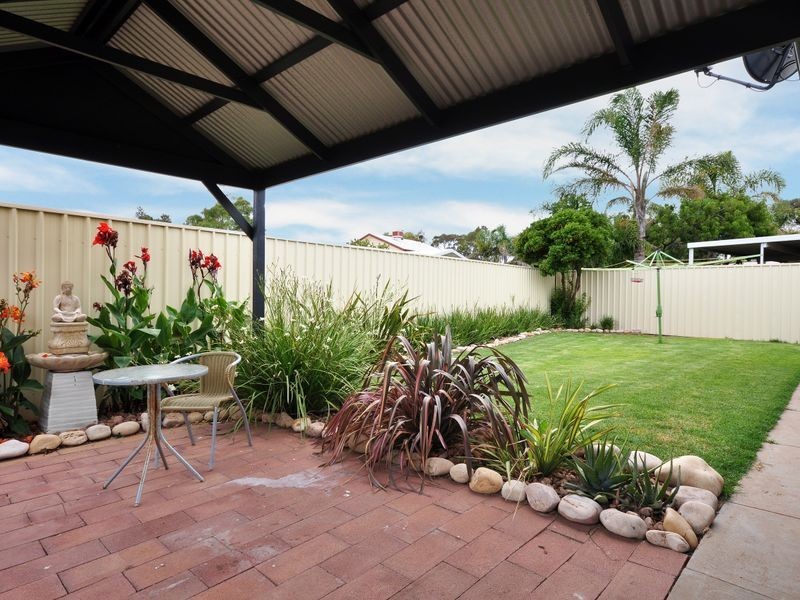 7 Charles Cr, Port Noarlunga South SA 5167