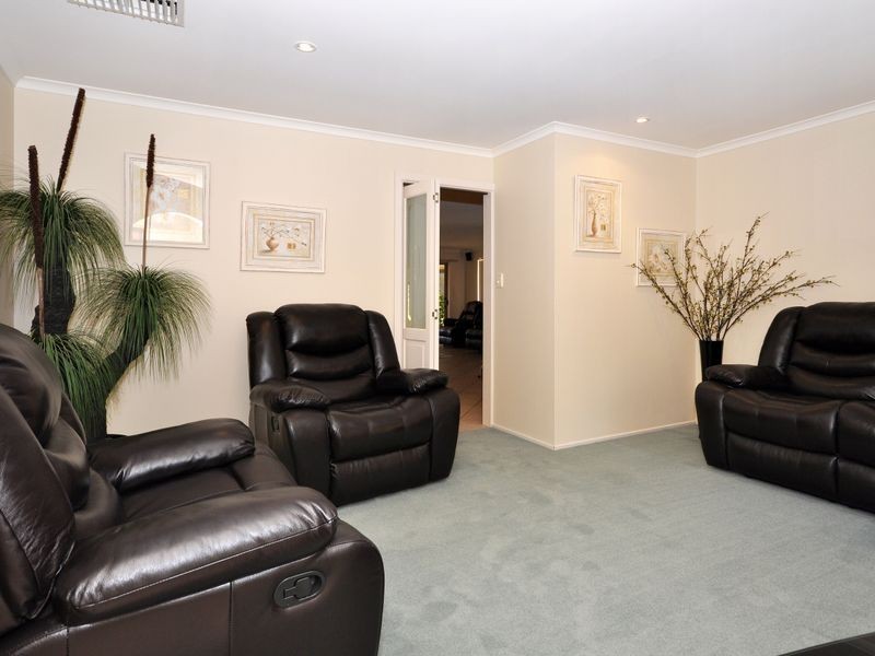 50 Miller Dr, Happy Valley SA 5159