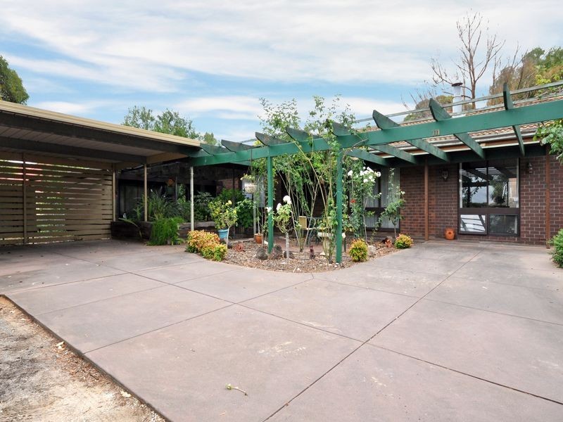 111 Kenihans Road, Happy Valley SA 5159