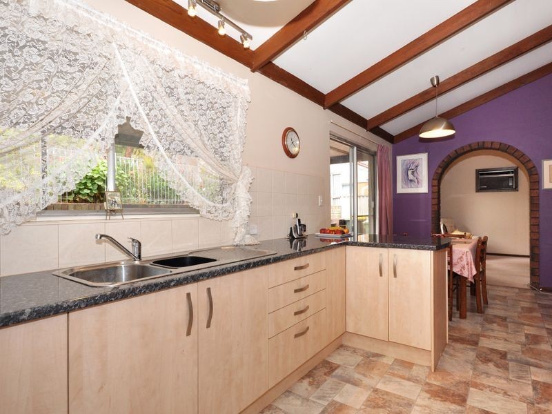 111 Kenihans Road, Happy Valley SA 5159