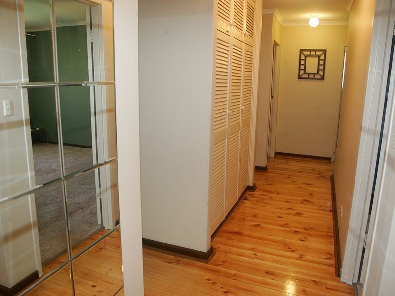 8 Braeside Ave, Reynella East SA 5161