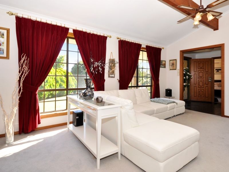 4 Beaumont Pl, Morphett Vale SA 5162