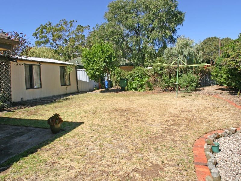 10 Edwina Drive, Morphett Vale SA 5162
