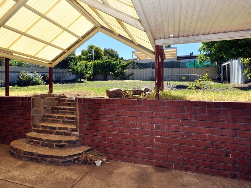 12 Lillian St, Huntfield Heights SA 5163