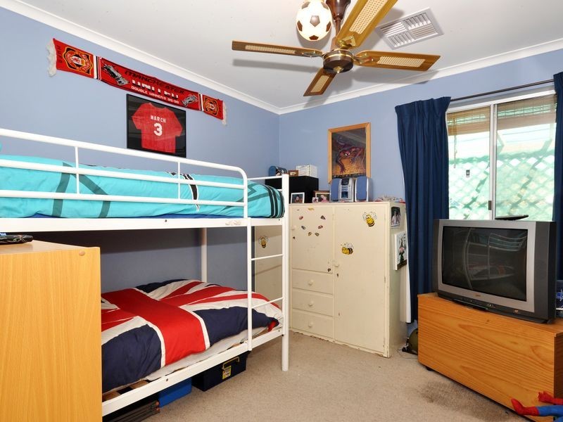 12 Lillian St, Huntfield Heights SA 5163