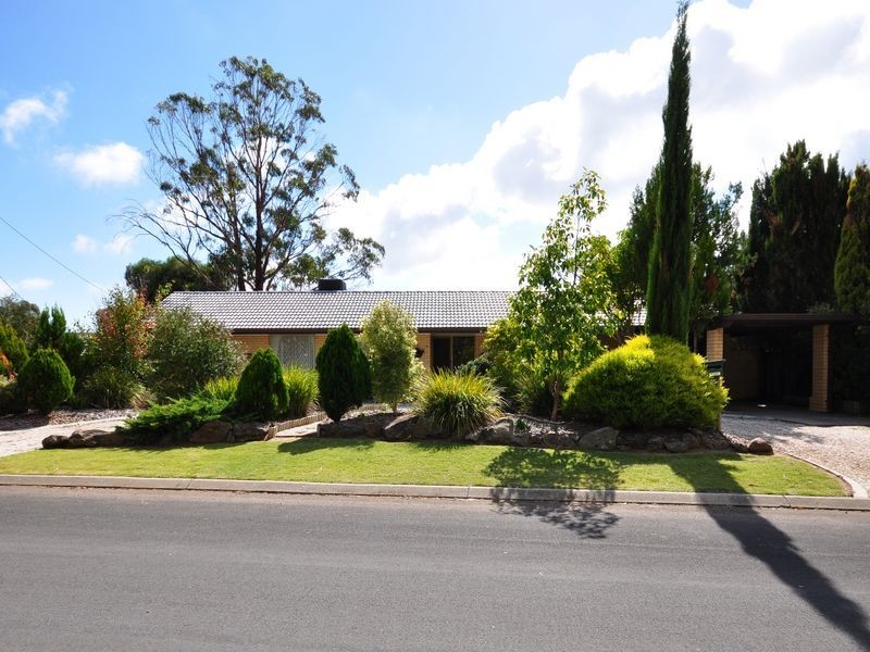 2 Kingston Ave, Happy Valley SA 5159