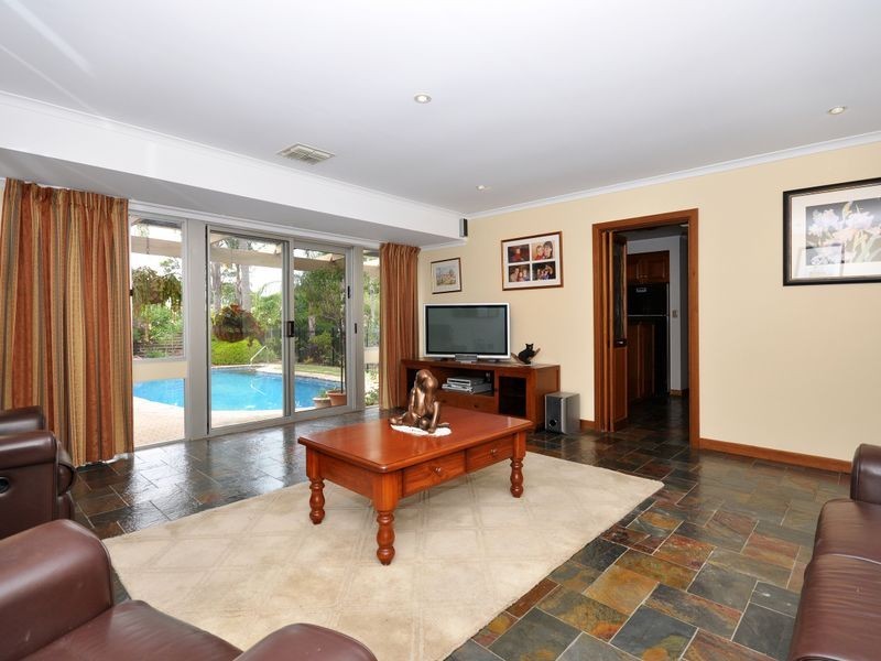 19 Bellaview Rd, Flagstaff Hill SA 5159