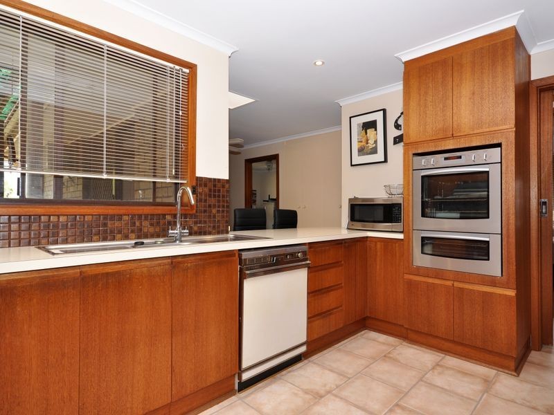 25 Torrens St, Happy Valley SA 5159