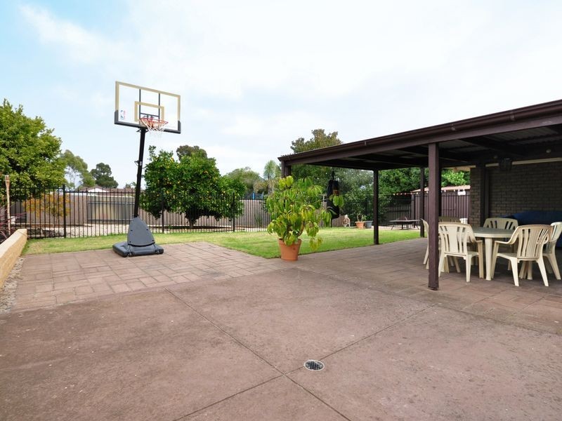 25 Torrens St, Happy Valley SA 5159