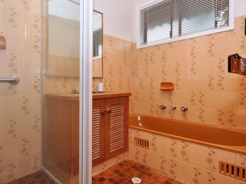 25 Torrens St, Happy Valley SA 5159