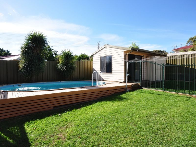 25 Emerald Rd, Morphett Vale SA 5162