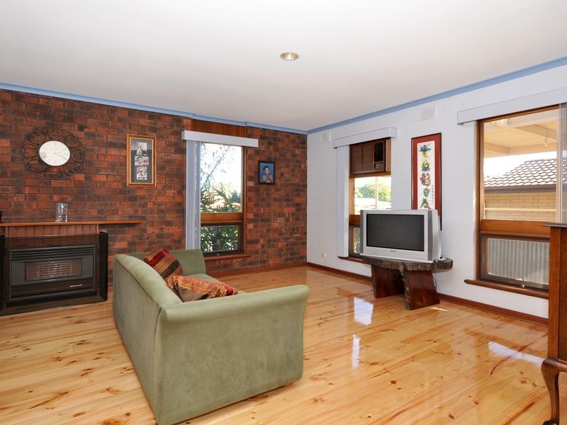 25 Emerald Rd, Morphett Vale SA 5162