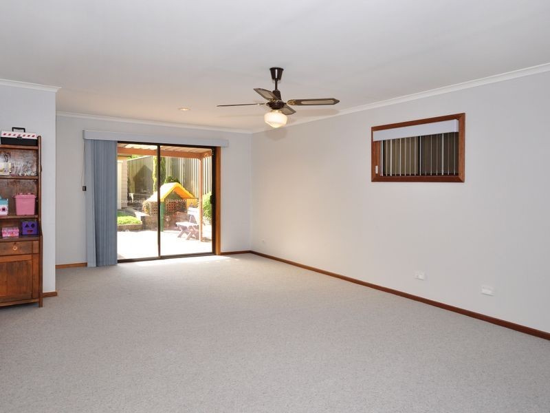 25 Emerald Rd, Morphett Vale SA 5162