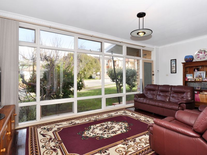 11 Aaron Avenue, Darlington SA 5047