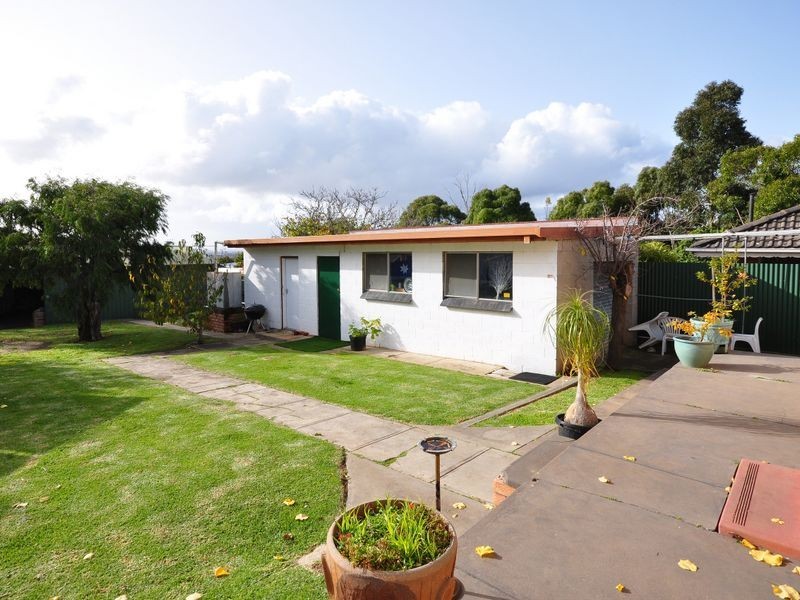 11 Aaron Avenue, Darlington SA 5047