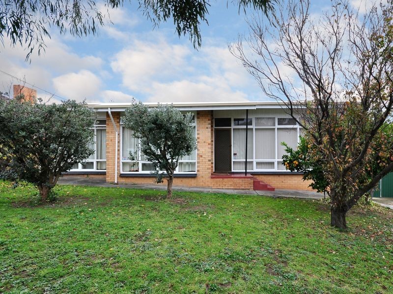 11 Aaron Avenue, Darlington SA 5047