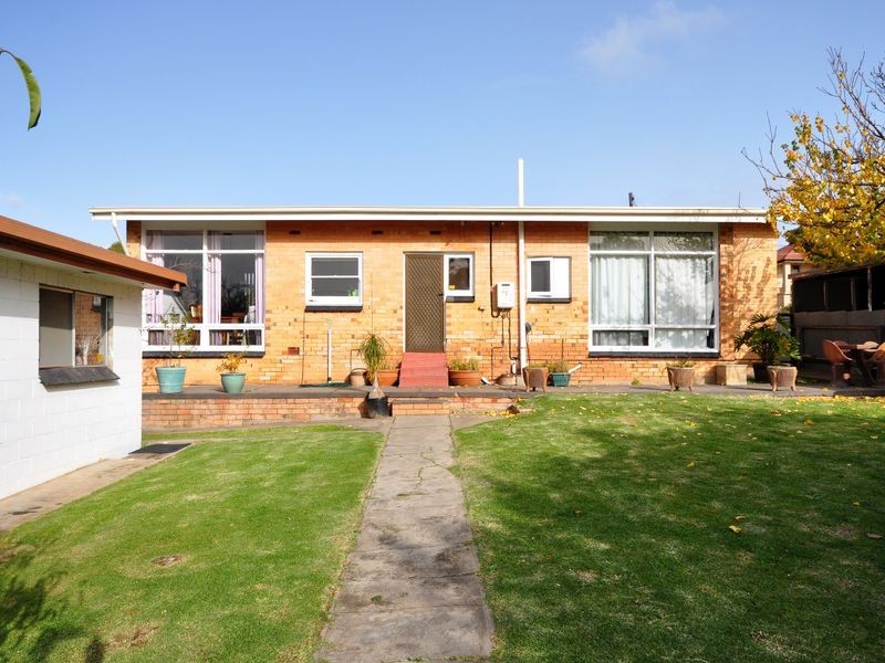 11 Aaron Avenue, Darlington SA 5047