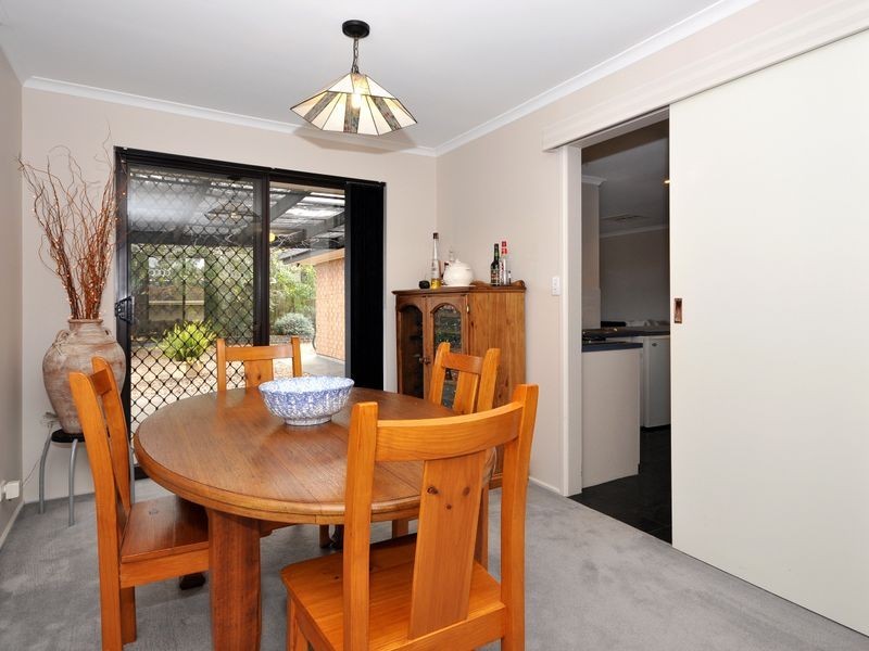 33 Outlook Drive, Aberfoyle Park SA 5159