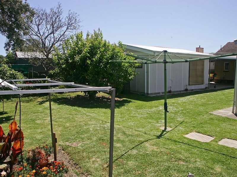 25 Halsey Rd, Fulham SA 5024