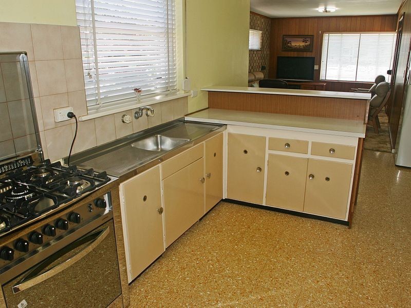25 Halsey Rd, Fulham SA 5024