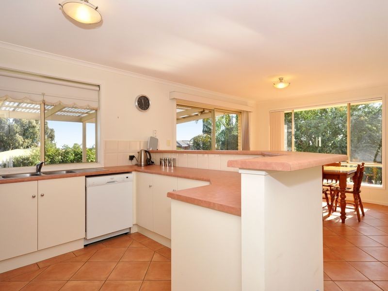 12 Lakeview Court, Aberfoyle Park SA 5159