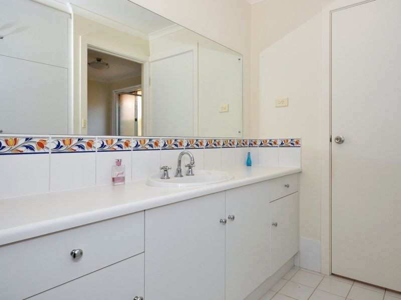 12 Lakeview Court, Aberfoyle Park SA 5159