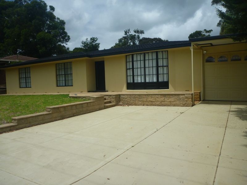 10 Roxanne Ave, Aberfoyle Park SA 5159