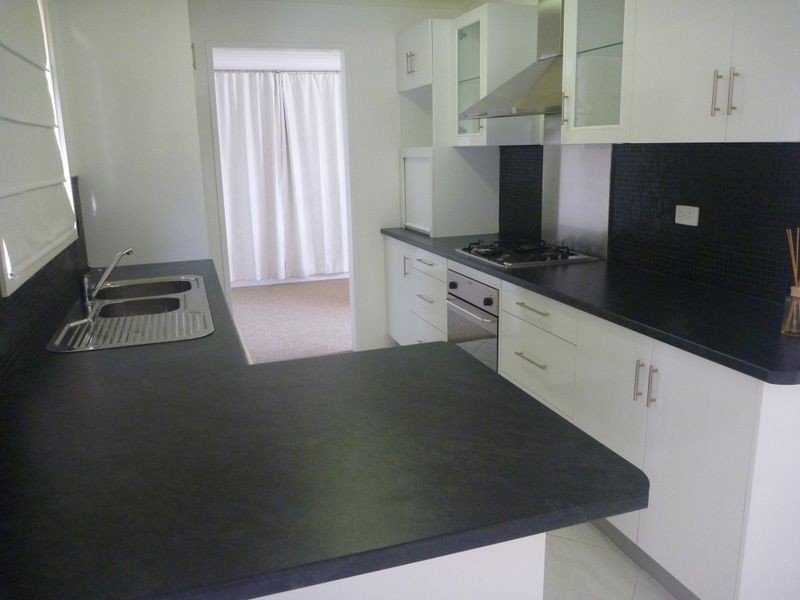 10 Roxanne Ave, Aberfoyle Park SA 5159