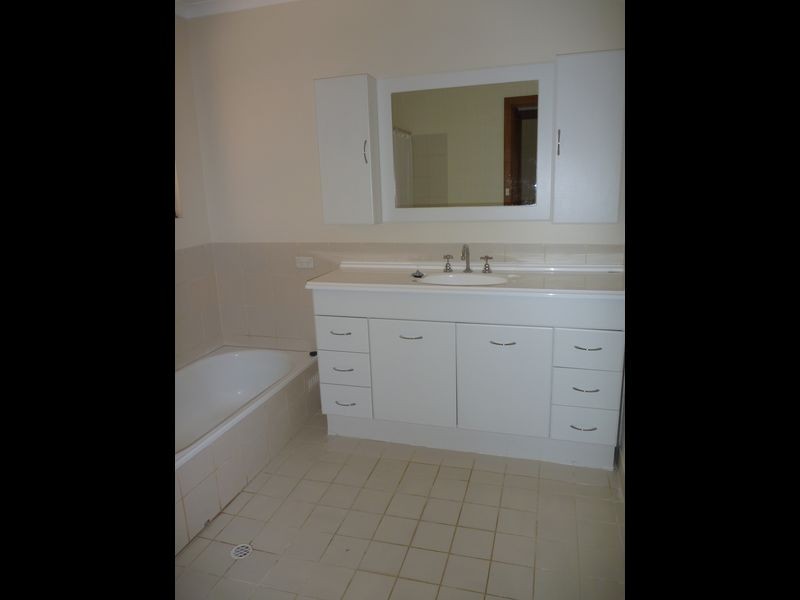 10 Mary Street, Happy Valley SA 5159