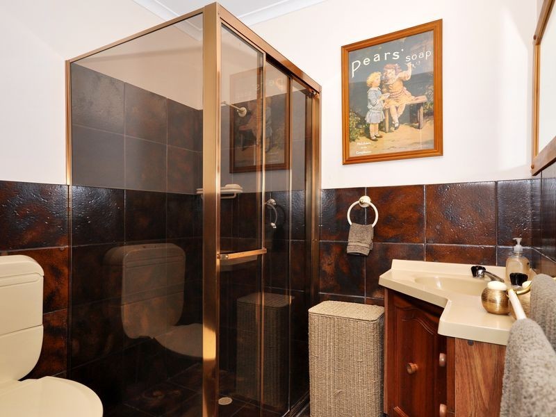 17 Alison Dr, Happy Valley SA 5159