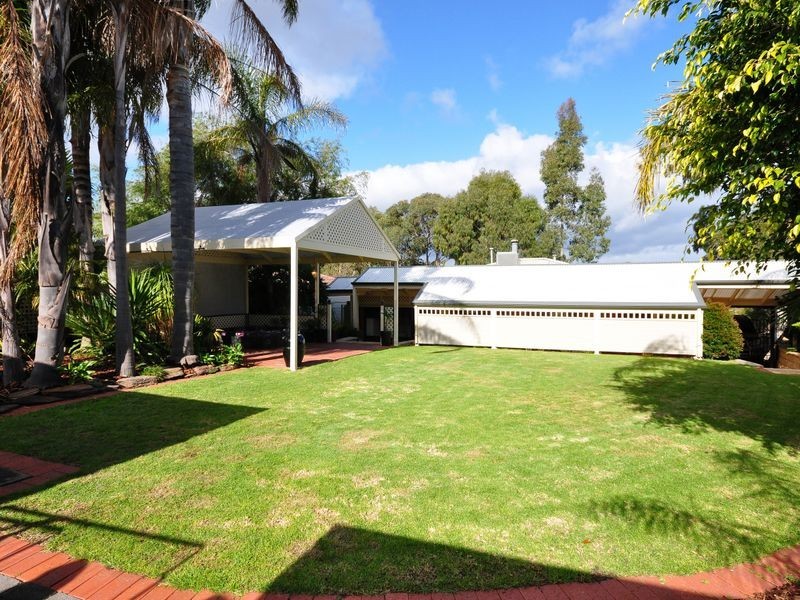 17 Alison Dr, Happy Valley SA 5159