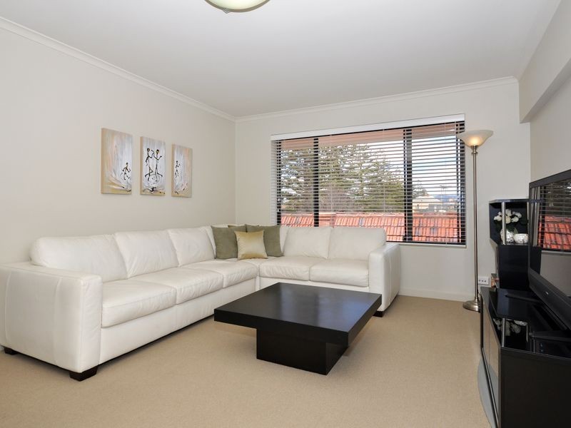 10/18 Broadway, Glenelg South SA 5045