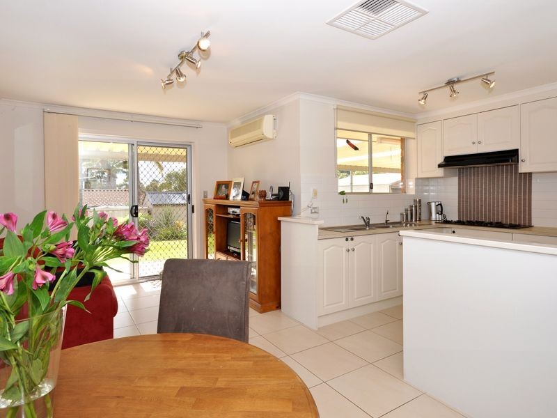 17 Homestead Dr, Aberfoyle Park SA 5159