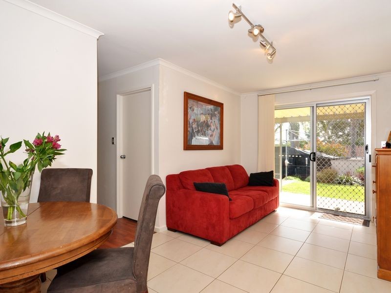 17 Homestead Dr, Aberfoyle Park SA 5159