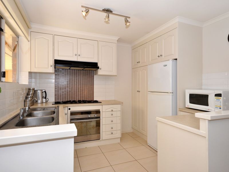 17 Homestead Dr, Aberfoyle Park SA 5159