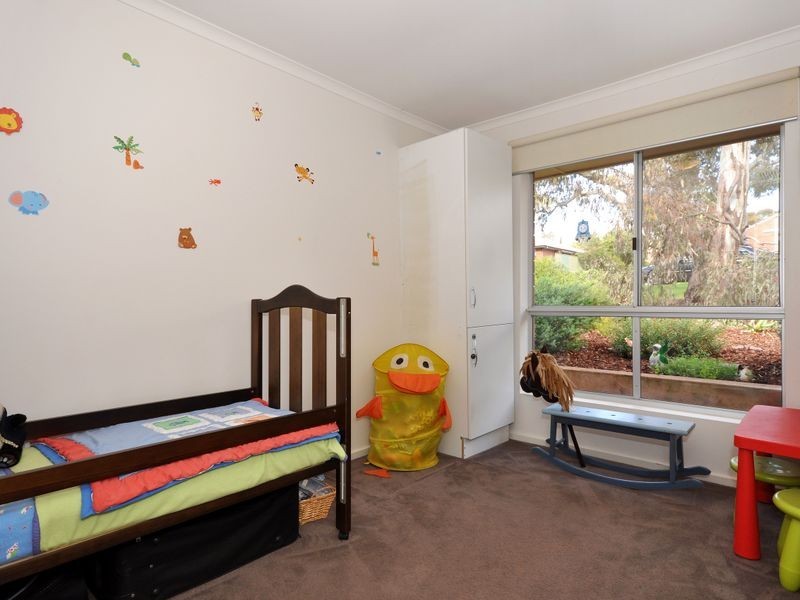 17 Homestead Dr, Aberfoyle Park SA 5159