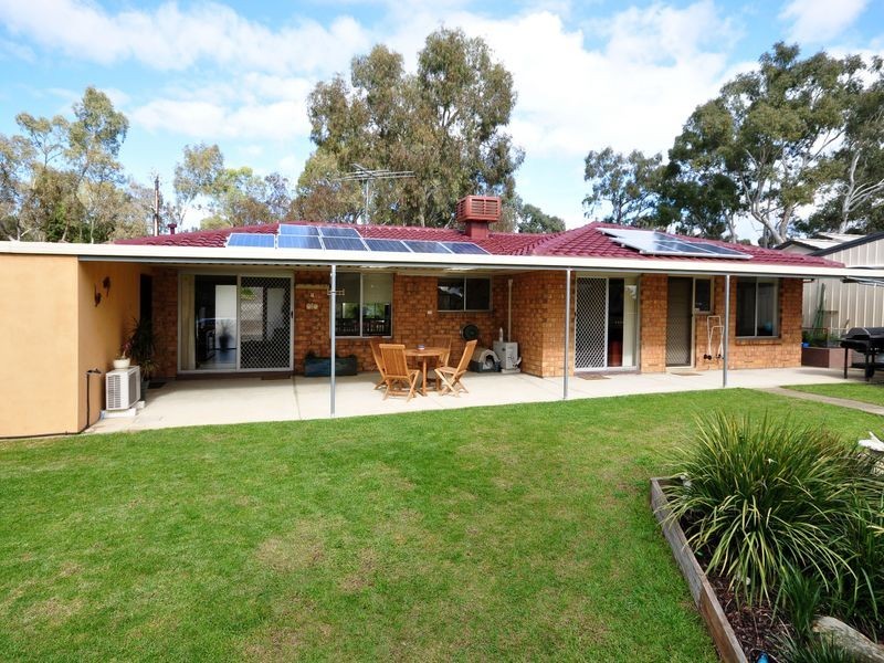 17 Homestead Dr, Aberfoyle Park SA 5159