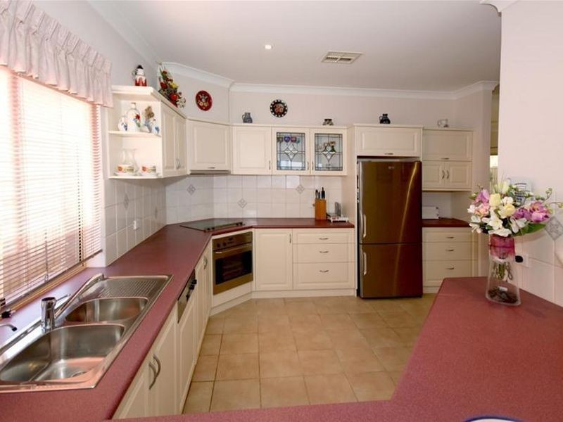 4 Murnada St, Hallett Cove SA 5158