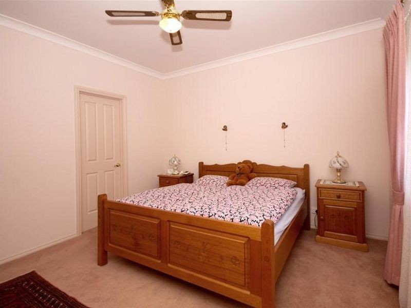 4 Murnada St, Hallett Cove SA 5158