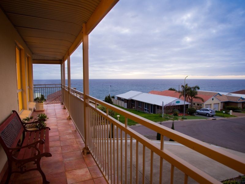 9 Sunset Ct, O’sullivan Beach SA 5166