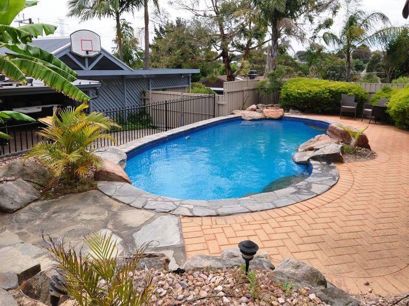 18 Kyre St, Aberfoyle Park SA 5159