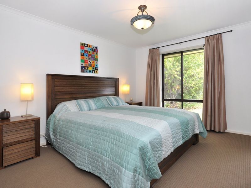 18 Kyre St, Aberfoyle Park SA 5159