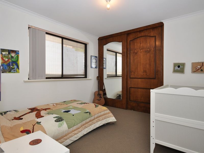 18 Kyre St, Aberfoyle Park SA 5159