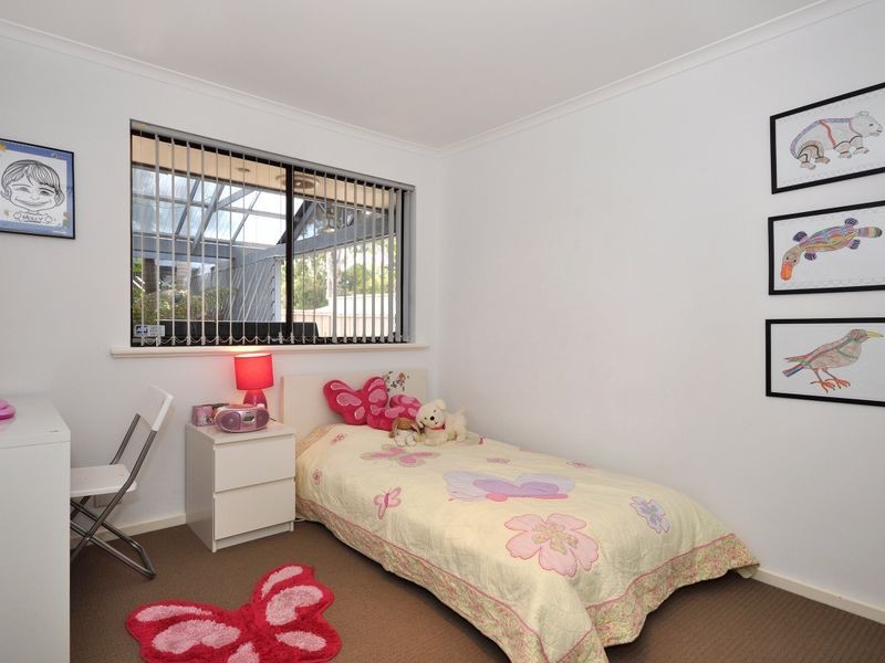 18 Kyre St, Aberfoyle Park SA 5159