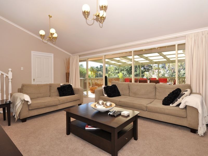 4 Blue Spruce Ct, Aberfoyle Park SA 5159