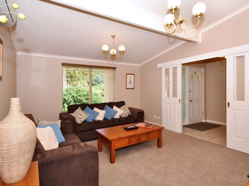 4 Blue Spruce Ct, Aberfoyle Park SA 5159