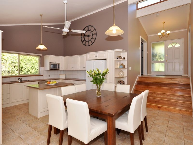 4 Blue Spruce Ct, Aberfoyle Park SA 5159