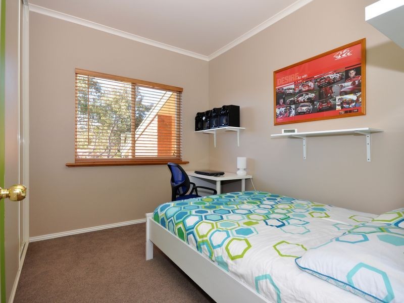 4 Blue Spruce Ct, Aberfoyle Park SA 5159